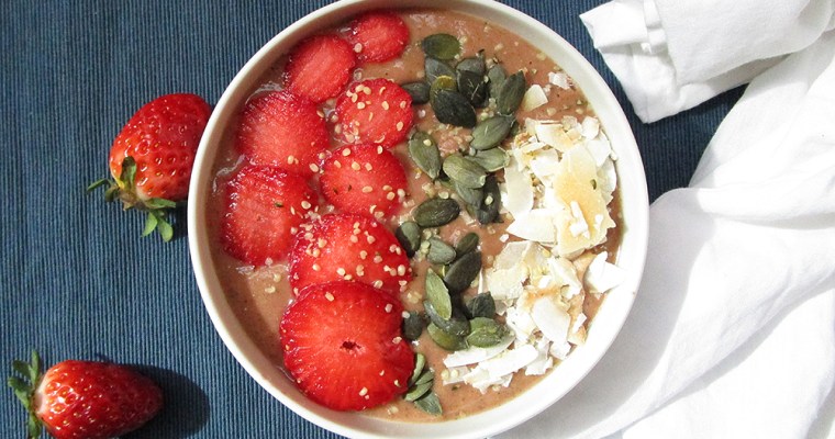 Cocoa Pineapple Strawberry Smoothie Bowl – Vegan