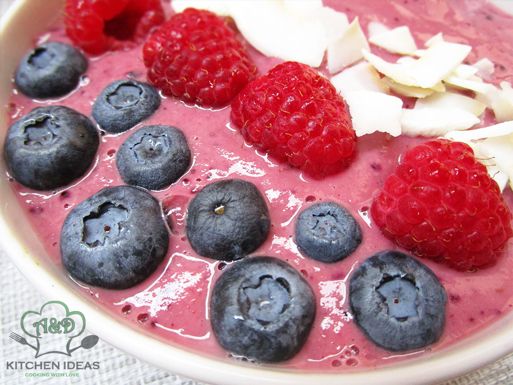 Blueberry and Raspberry Smoothie Bowl