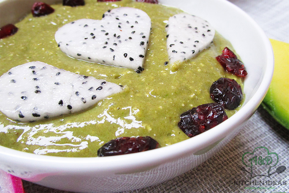 Dragon Fruit Green Smoothie Bowl