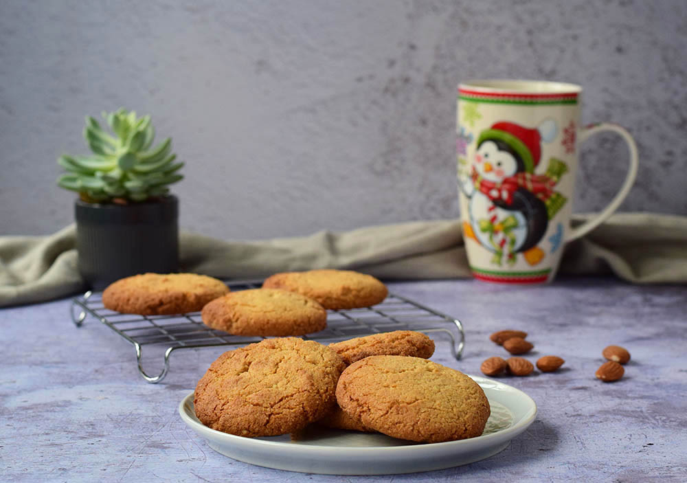 Easy to Make Almond Cookies